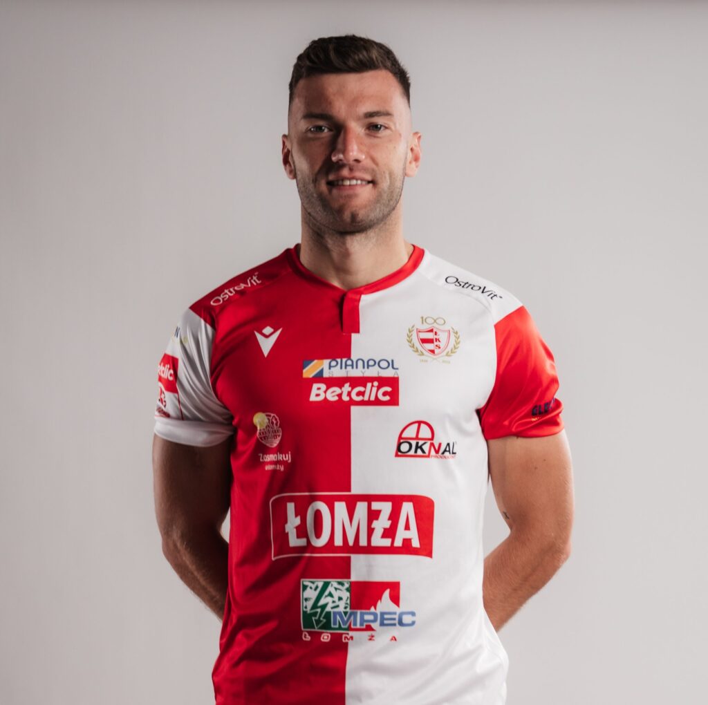Hubert antkowiak zdjęcie w koszulce ŁKS Łomża